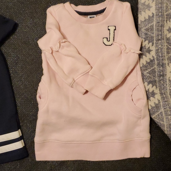 Dresses - Picture 2 of 3